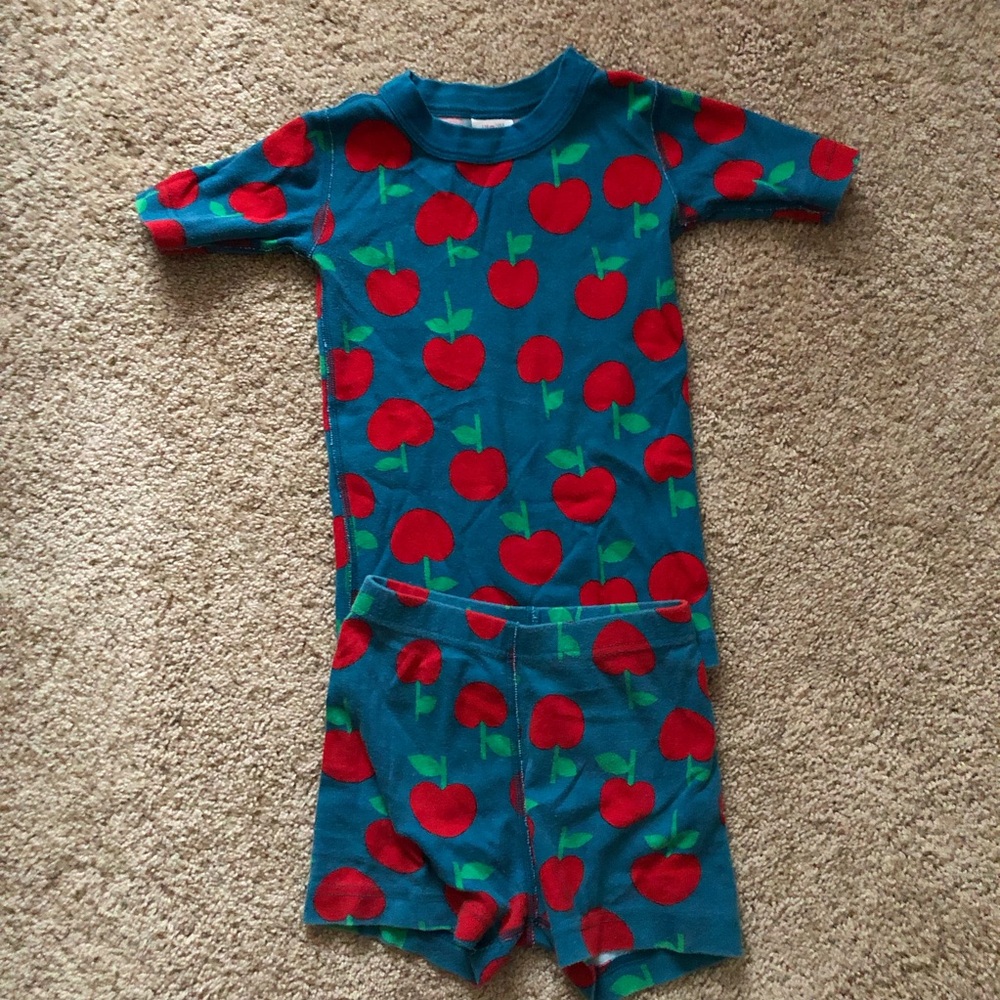 {Hanna Andersson} Apple Print Pajamas shorties organic 110 5 cotton